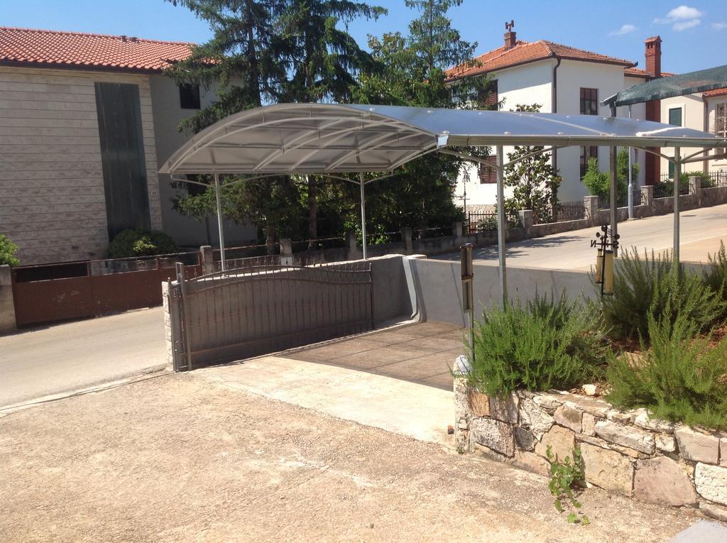 Apartmani Roic Stari Grad  Exterior foto